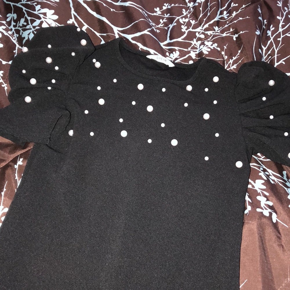 Super cute short sleeve shirt